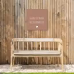 Spreuken - Geluk zit in een klein rompertje - Quotes Tuinposter op houten frame 2 cm dik klein -sfeer4