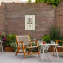 Quote - Strepen - Grill Tuinposter op houten frame 2 cm dik klein -sfeer3