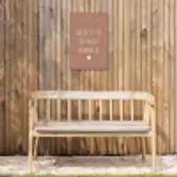 Quotes - Geluk zit in een klein rompertje - Spreuken Tuinposter op houten frame 2 cm dik klein -sfeer4