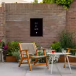 Quotes - Spreuken - Pluk het geluk Tuinposter op houten frame 2 cm dik klein -sfeer3