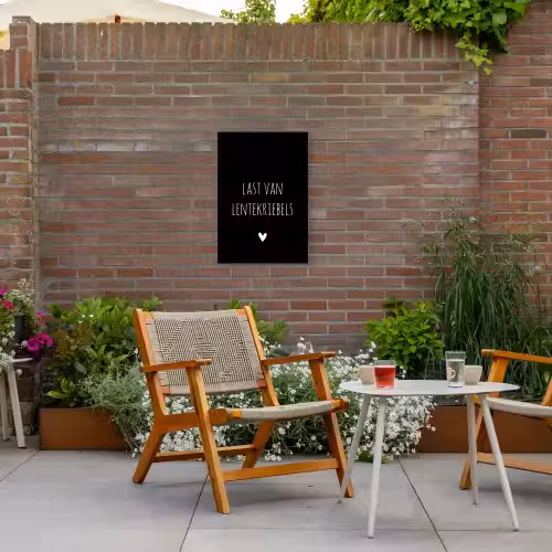 Last van lentekriebels - Quotes - Spreuken Tuinposter op houten frame 2 cm dik klein -sfeer3