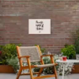 Tekst - Wijn - Zonnetje, wijntje & kletsen - Quotes Tuinposter op houten frame 2 cm dik klein -sfeer3