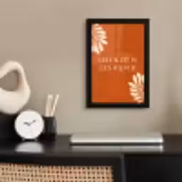 Oranje - Wijntje - Quote fotolijst zwart zonder passe partout klein -sfeer1