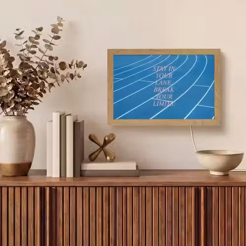 Atletiekbaan - Blauw - Tekst -Roze Light Box met kabel (Tafellamp) klein -sfeer2