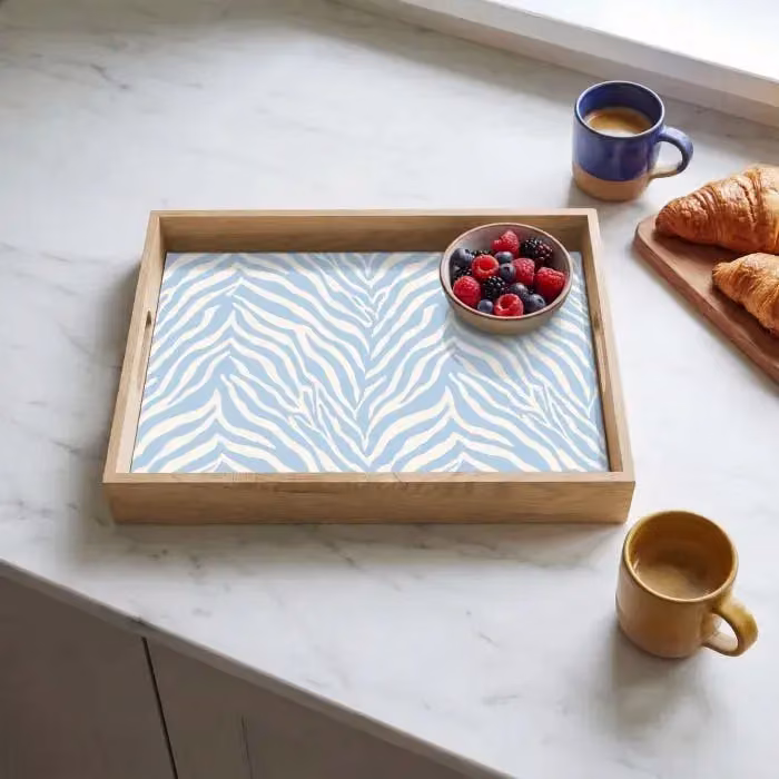 Dienblad met fruit en koffie