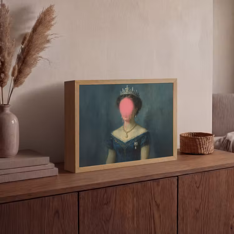 Lightbox - Crown - Pink dripping paint - Portrait — 4