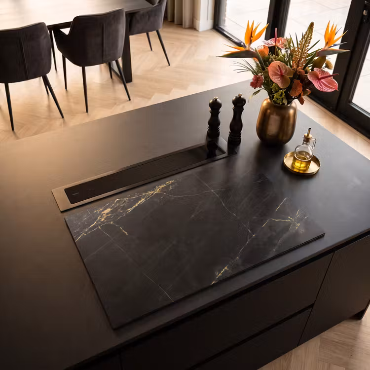 Induction Hob Cover - Golden Lightning in Ebony — 2